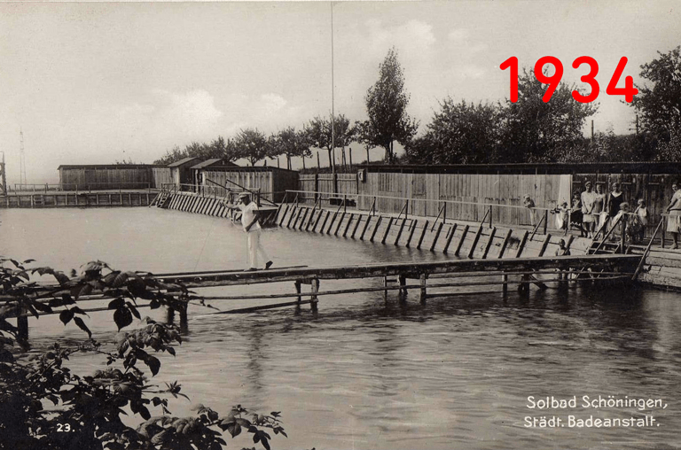Das Bad von 1934, bei dem Teile der holzverkleideten Trennwände bereits ausbetoniert wurden