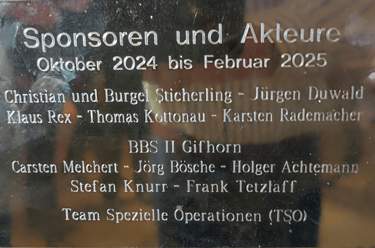 Die verdienten Unterstützer und Macher sind auf einer Plakette festgehalten