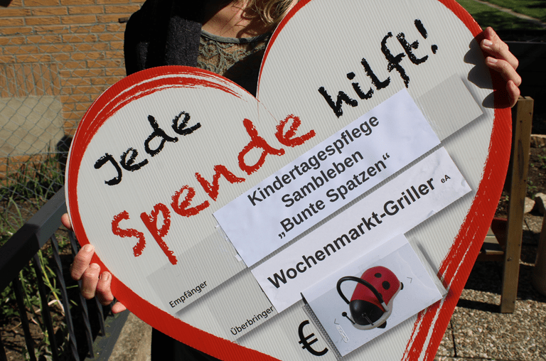 Eine Spende, die den Kleinen der Kindertagespflege "Bunte Spatzen" sicher viel Freude bereiten wird