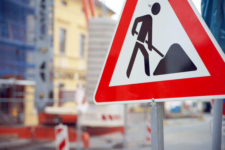 Der Landkreis Wolfenbüttel wird in den Sommerferien die Kreisstraße 30 in Große Denkte sanieren. Dafür wird die Straße gesperrt.