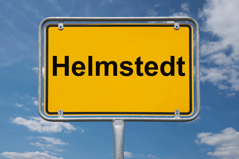 Ein Unbekannter stahl in der Nacht zu Freitag einen Teil eines Kriegerdenkmals auf dem Albrechtsplatz in Helmstedt.