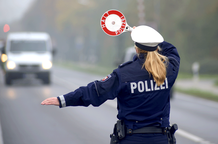Ein Mann wurde mit über 2 Promille für eine Verkehrskontrolle angehalten.