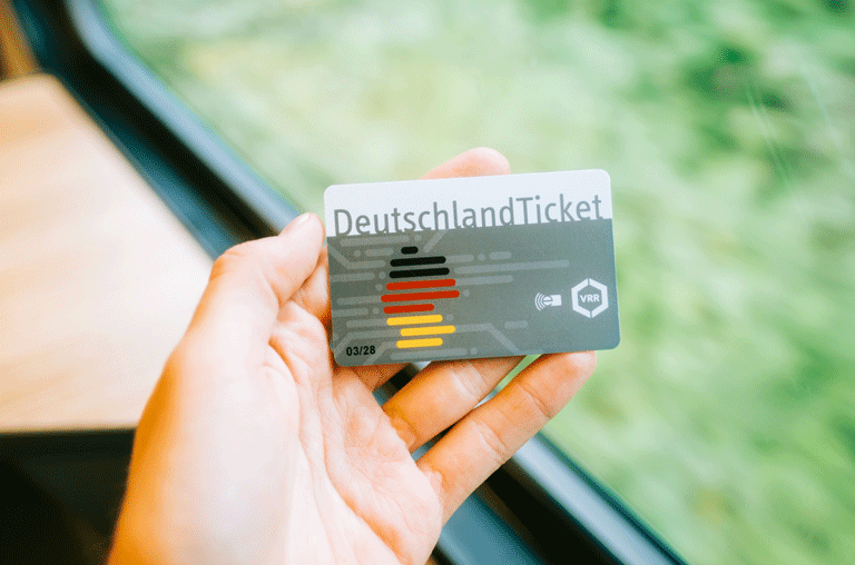 Das Schüler-Deutschlandticket der Schüler im Landkreis Helmstedt ist in den Sommerferien ungültig, in den letzten Schultagen nur begrenzt.