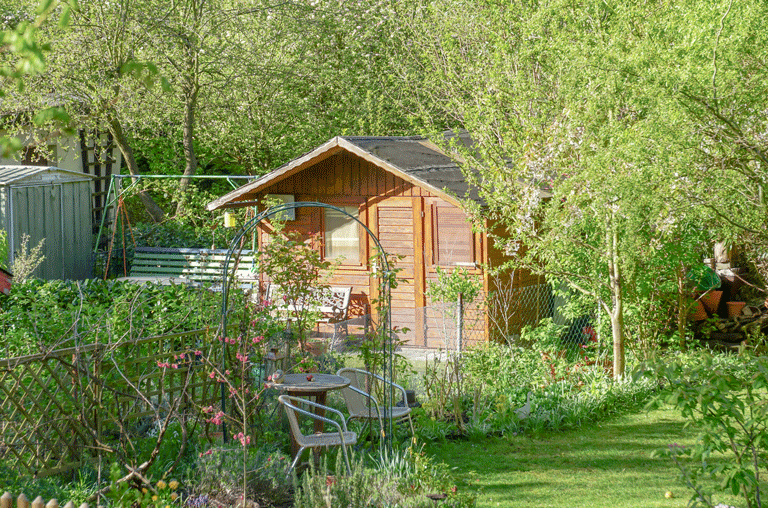 Unbekannte sind in sechs Gartenhäuser in einem Kleingartenverein in Wolfenbüttel eingebrochen und stahlen daraus.