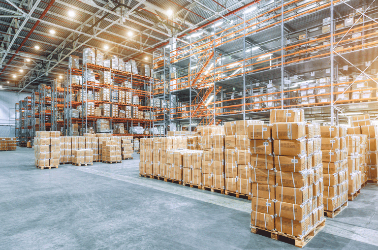 Unbekannte brachen am langen Wochenende in eine Firma in Wolfenbüttel ein. Bei dem Einbruchdiebstahl entwendeten sie auch ein Auto.